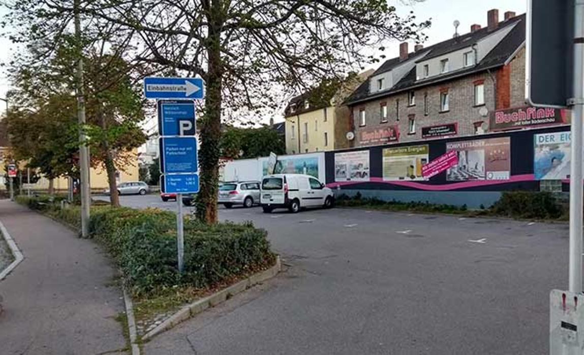 DB BahnPark Parkplatz Bahnhof P1, Bahnhofplatz in Schwandorf