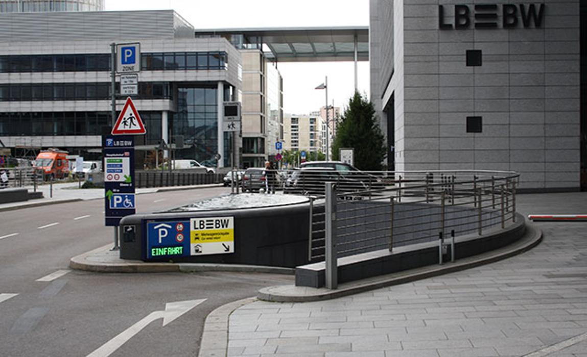 DB BahnPark Tiefgarage Hauptbahnhof LBBW P1, Am Hauptbahnhof in Stuttgart