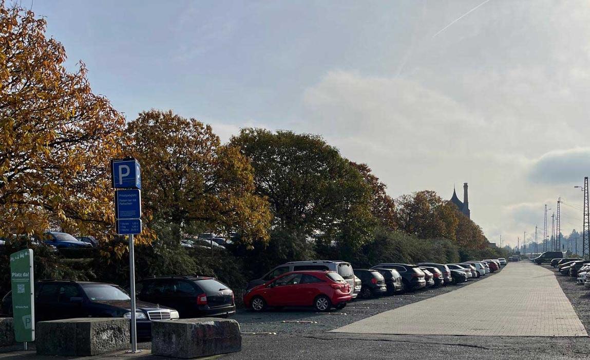 DB BahnPark Parkplatz Hauptbahnhof Ostseite P3, Salzbachstraße in Wiesbaden