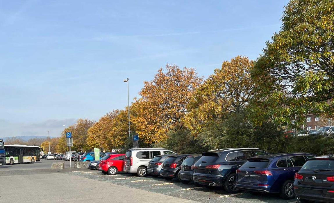 DB BahnPark Parkplatz Hauptbahnhof Ostseite P3, Salzbachstraße in Wiesbaden