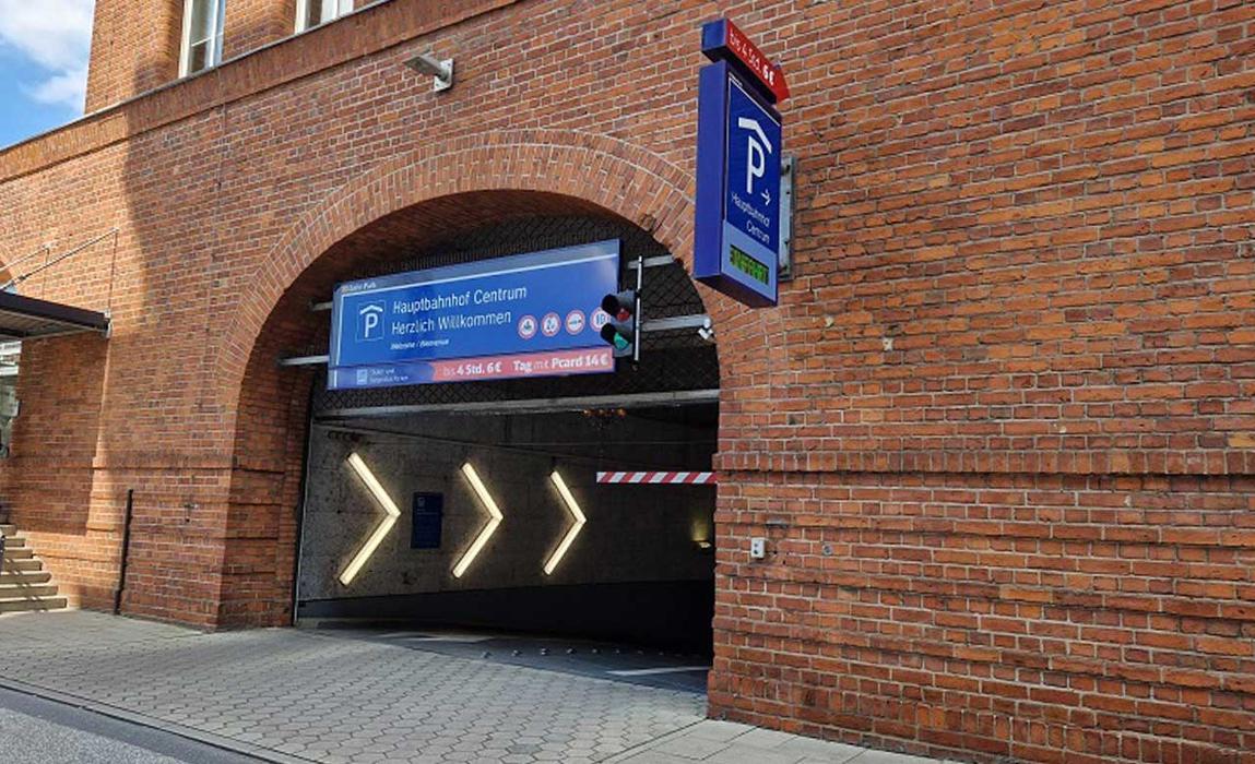 DB BahnPark Parkhaus Hauptbahnhof Centrum P1, Hühnerposten in Hamburg