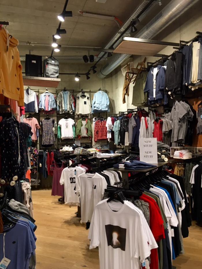 Blue Tomato Shop SCS, SCS Vösendorf Allee in Vösendorf