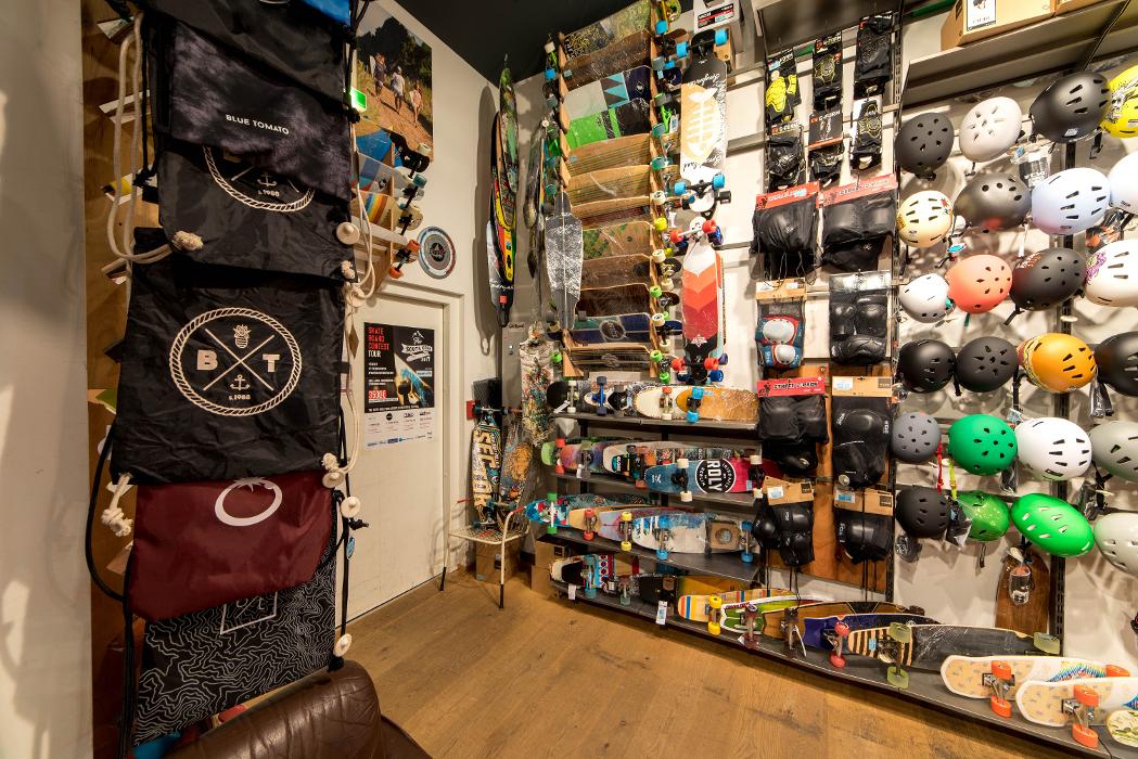 Blue Tomato Shop Linz, Plus-Kauf-Straße in Pasching