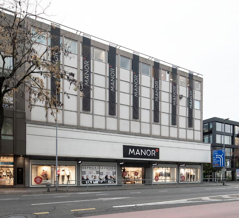 MANOR Zug, Bundesplatz in Zug