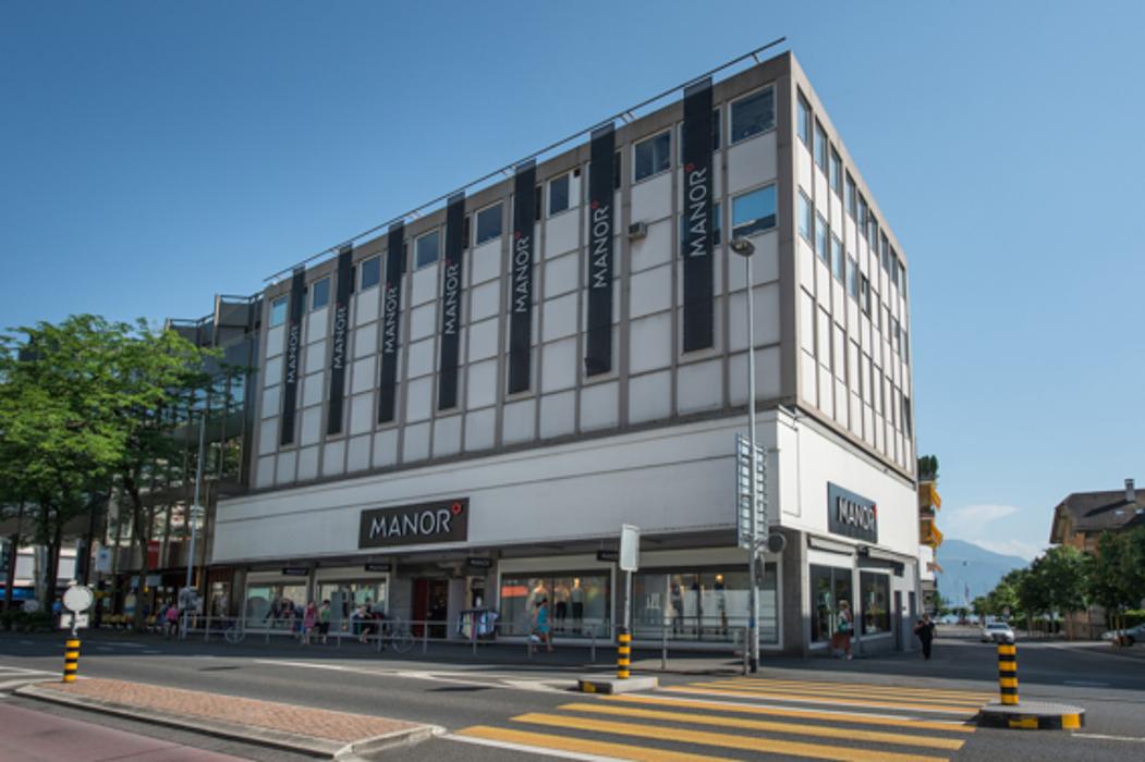 MANOR Zug, Bundesplatz in Zug