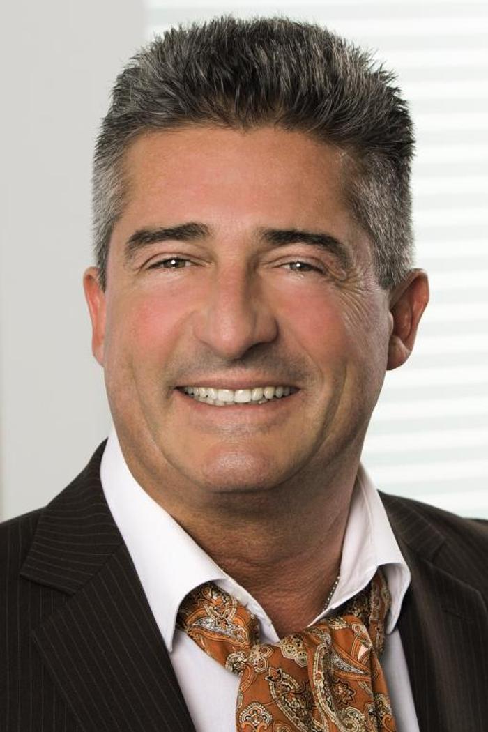 ERGO Versicherung Roger Hanusa, Lauvenburger Straße in Neuss