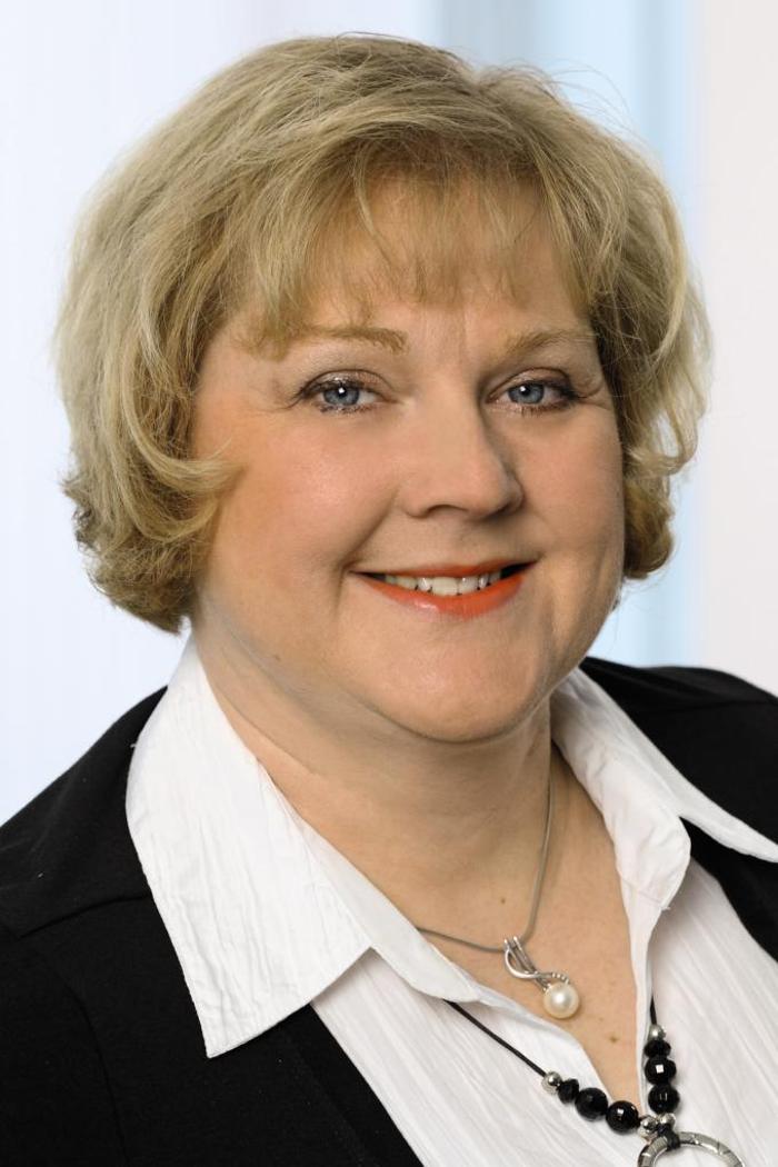 ERGO Versicherung Berit Silberzahn-Wagner, Bahnhofstraße in Wetzlar