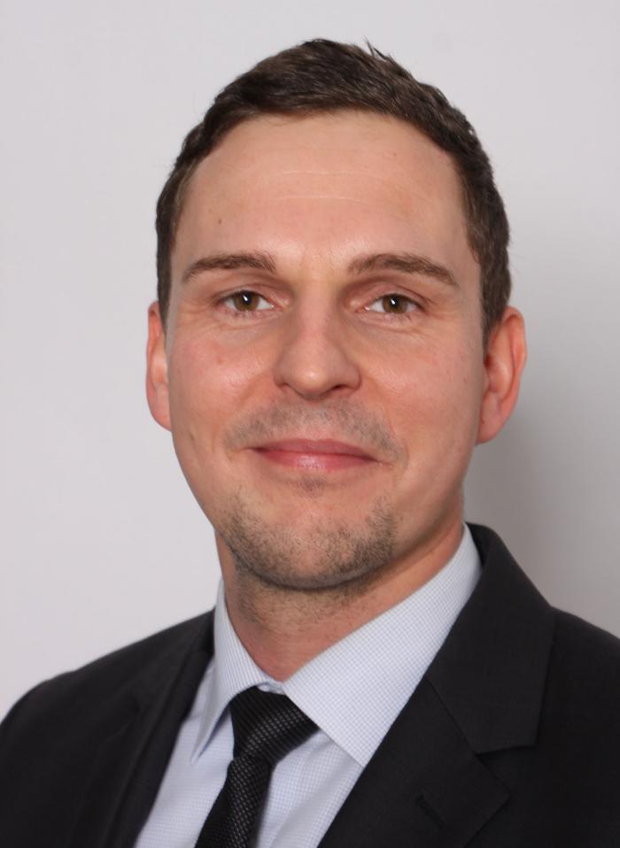 ERGO Versicherung Oliver Troppens, Konrad-Zuse-Straße in Berlin