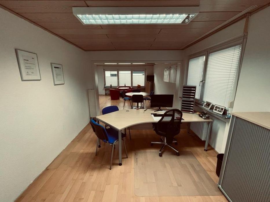 ERGO Versicherung Thomas Winklhofer, Wiesenweg in Straubenhardt