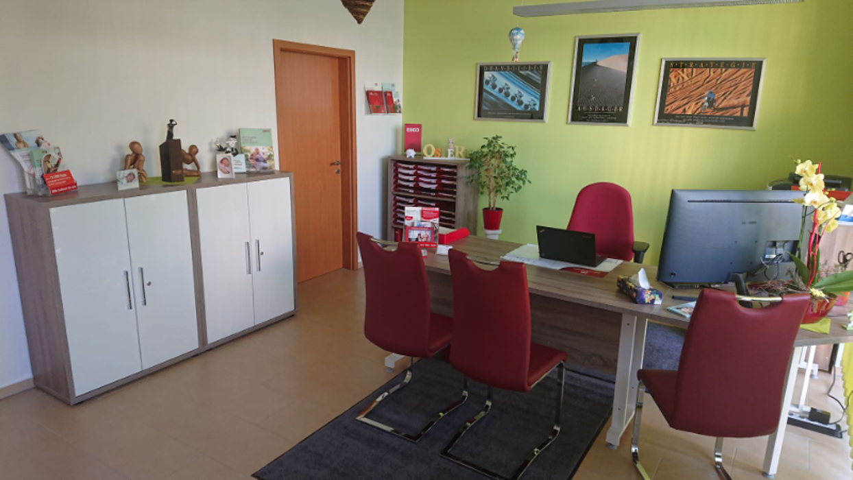 ERGO Versicherung Kathrin Kempin, Bitterfelder Straße in Delitzsch