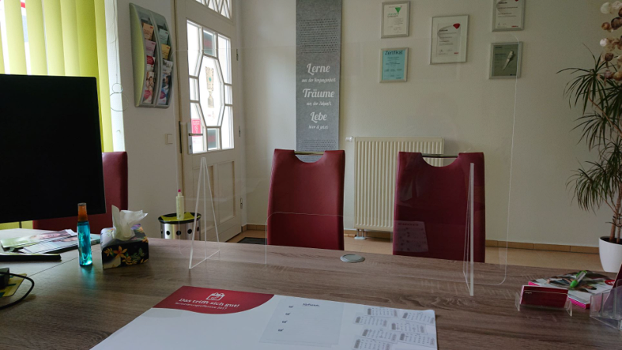 ERGO Versicherung Kathrin Kempin, Bitterfelder Straße in Delitzsch