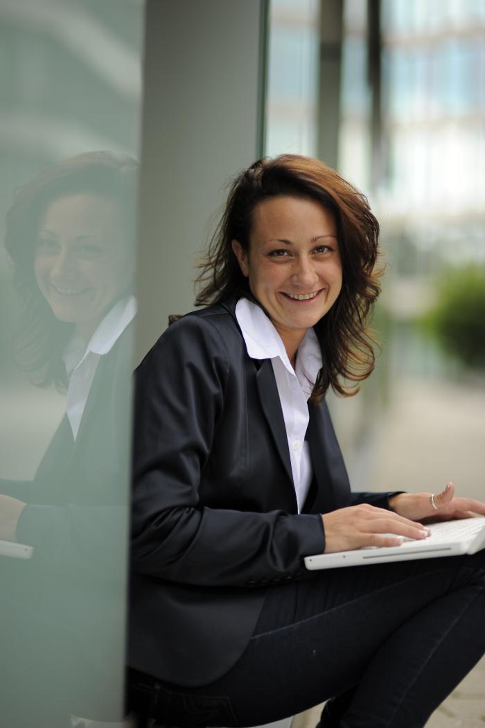 ERGO Versicherung Nicole Falk, Bizetstraße in Berlin