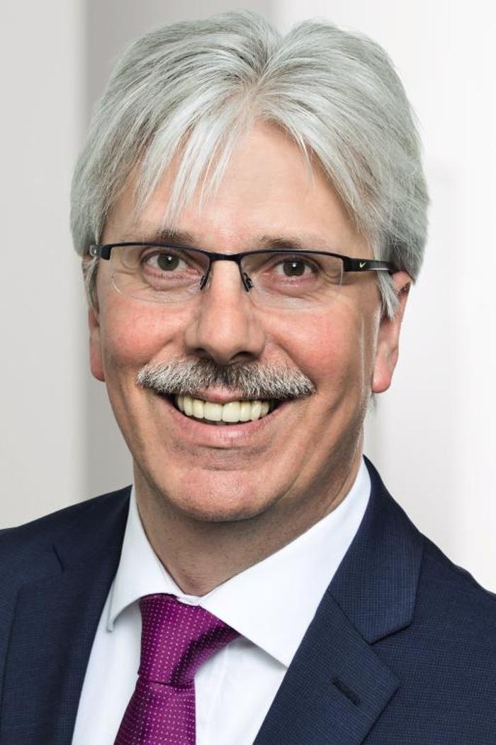 ERGO Versicherung Jürgen und Florian Klein Versicherungsbüro, Salzstraße in Naumburg (Saale)