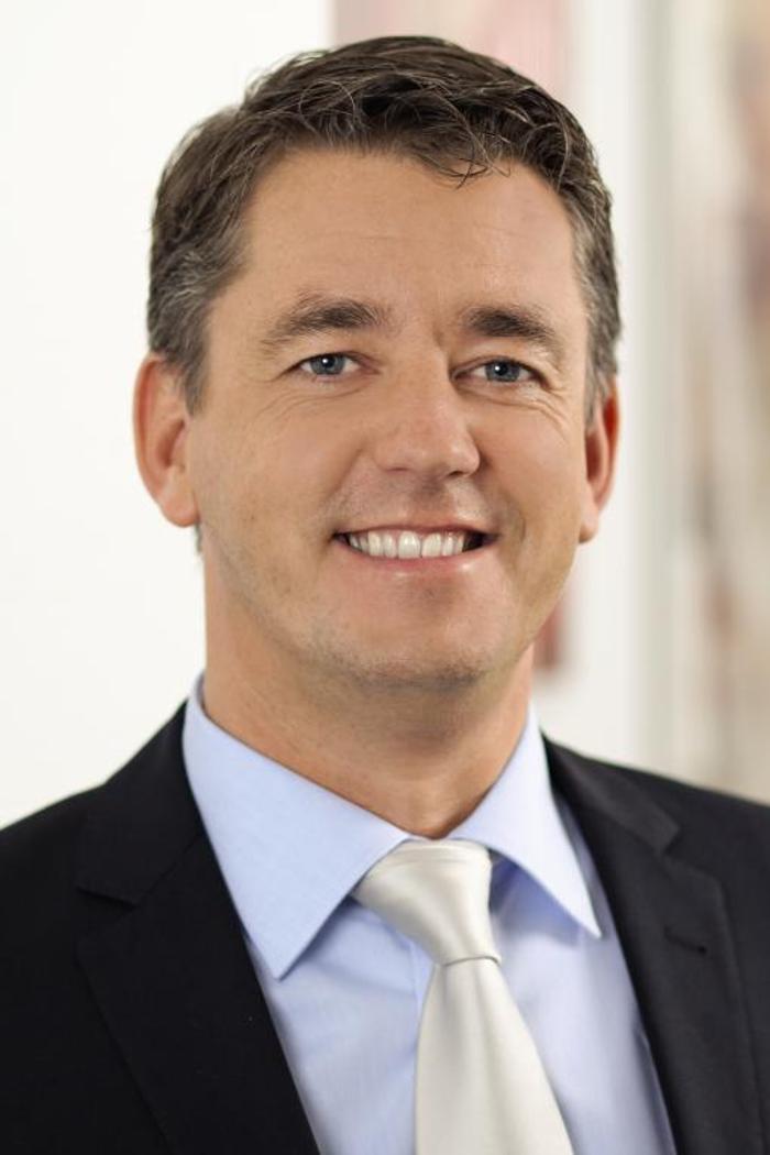 ERGO Versicherung Thomas Pieper, Esserstraße in Hürth