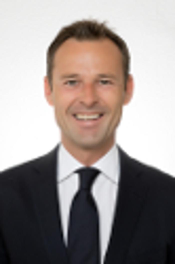 ERGO Versicherung Kai Micheli, Kantstraße in Berlin