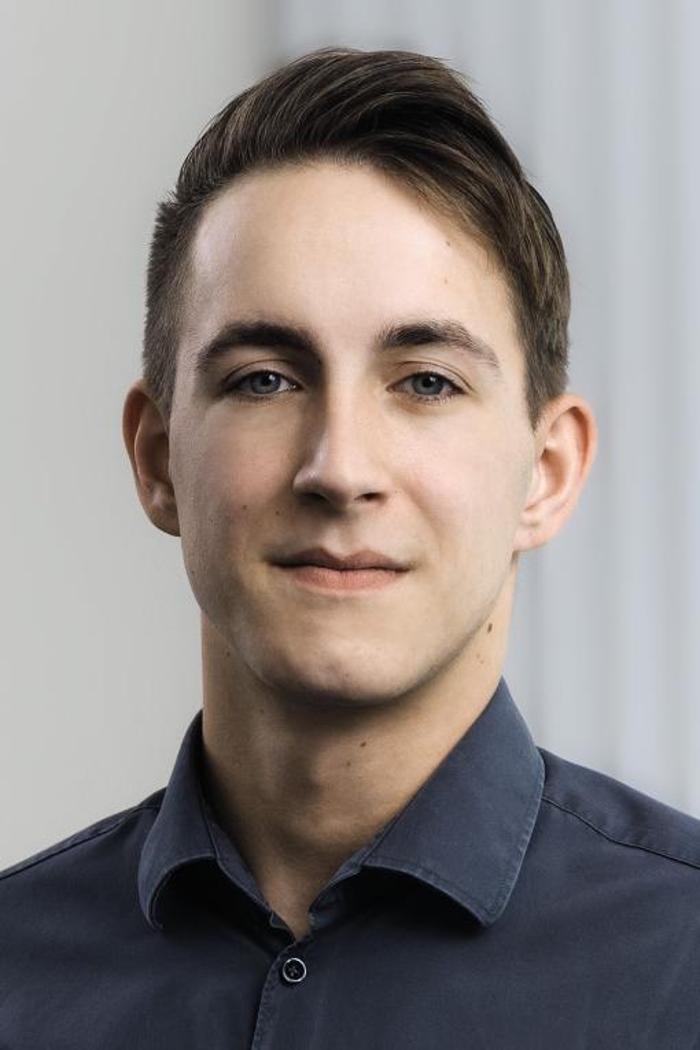 ERGO Versicherung Fabian Scheerer, Danziger Straße in Berlin