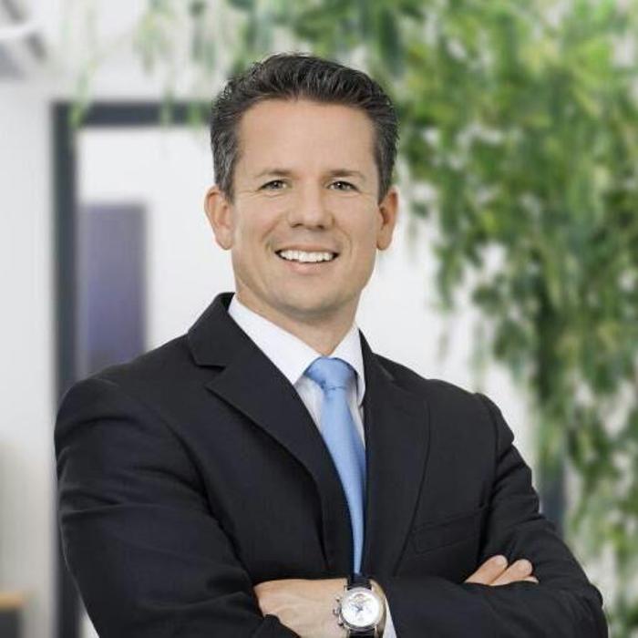 ERGO Versicherung / DKV Marcel Fernandez, Rudower Straße in Berlin