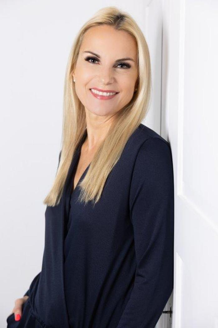 ERGO Versicherung Ellen Kortenbach, Aachener Straße in Köln