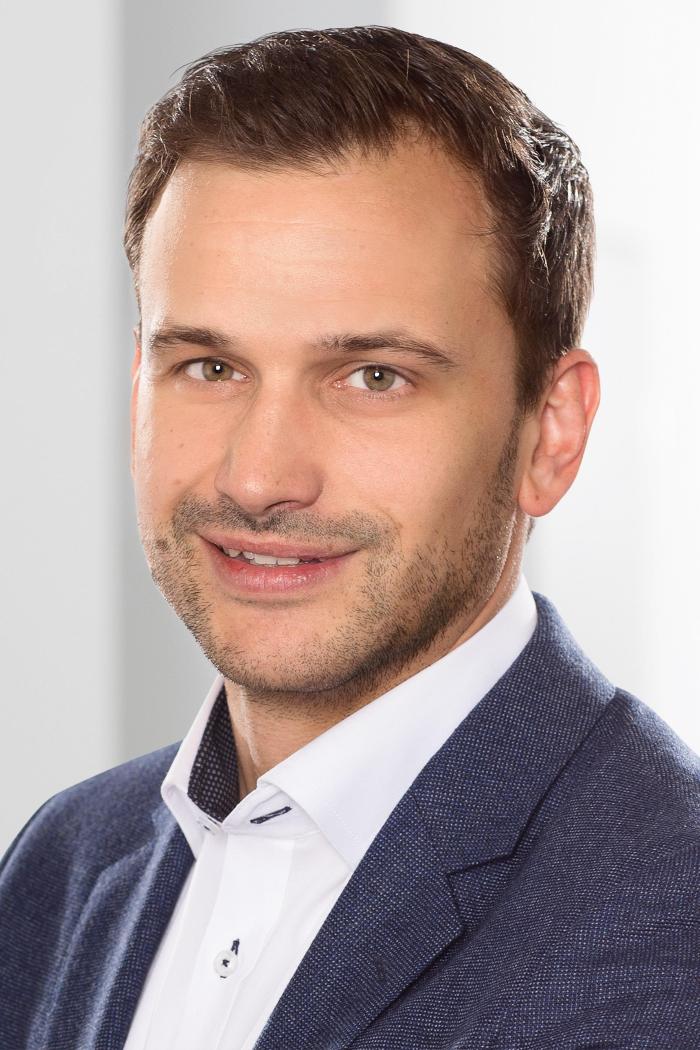 ERGO Versicherung Julian Stiller, Husumer Straße in Schuby