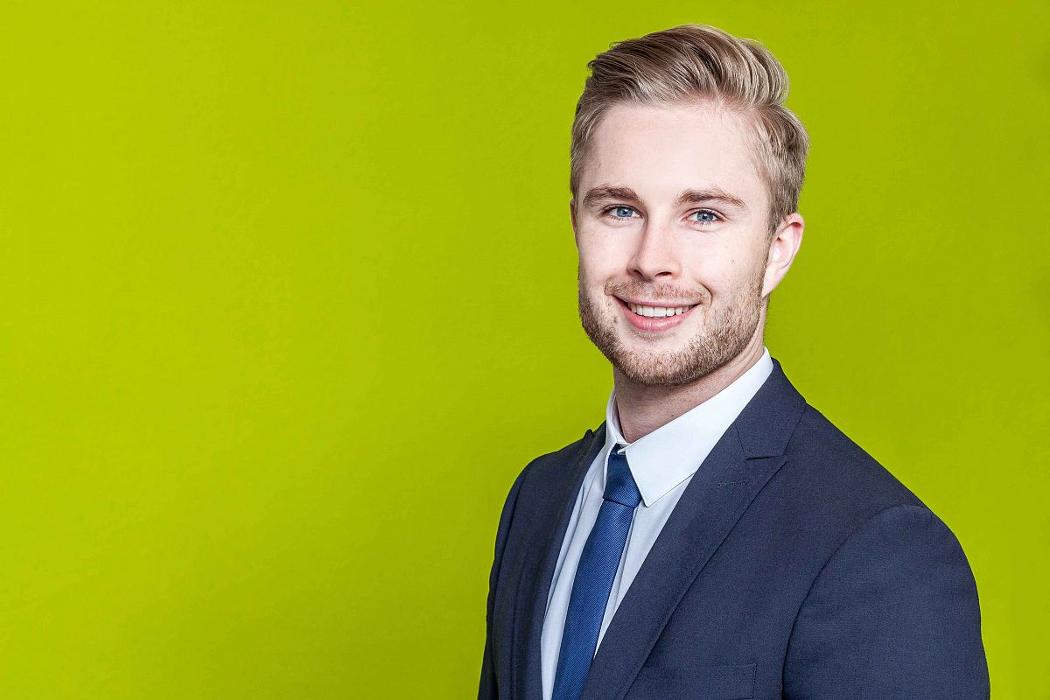 ERGO Versicherung / DKV Dennis Maryniok, Kölner Straße in Frechen