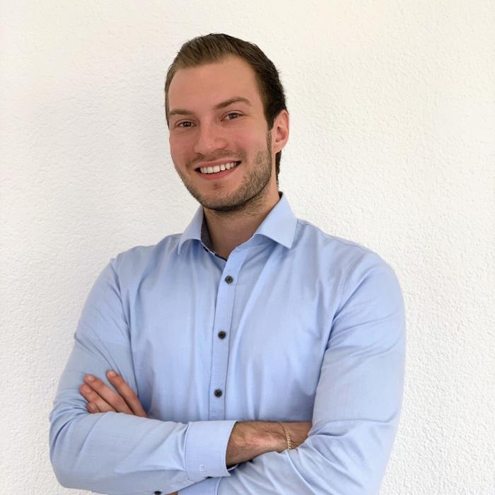 ERGO Versicherung Christopher Bär, Adolf-von-Menzel-Straße in Rüsselsheim am Main