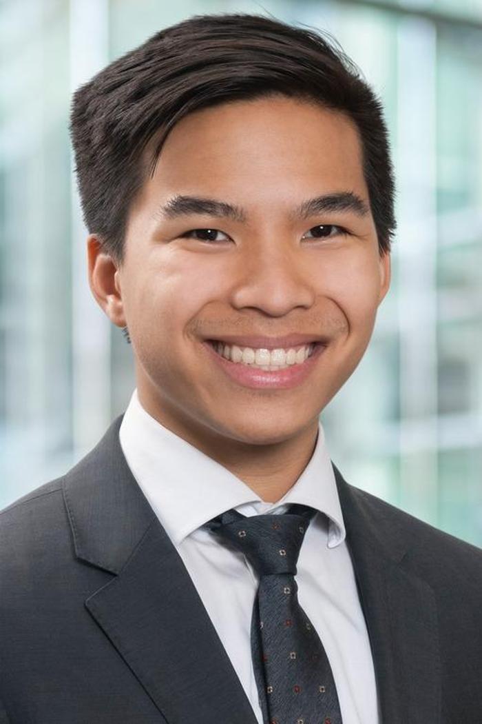 ERGO Versicherung Bao Pham, Ebelingstraße in Berlin