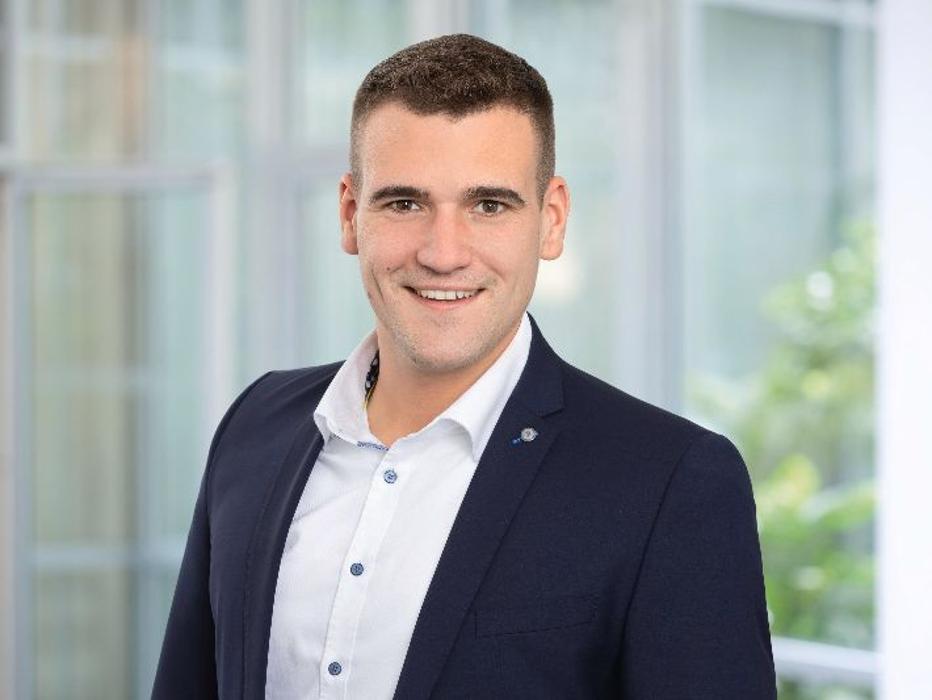 ERGO Versicherung Kevin Schrauth, Alte Bahnhofstraße in Karlstadt