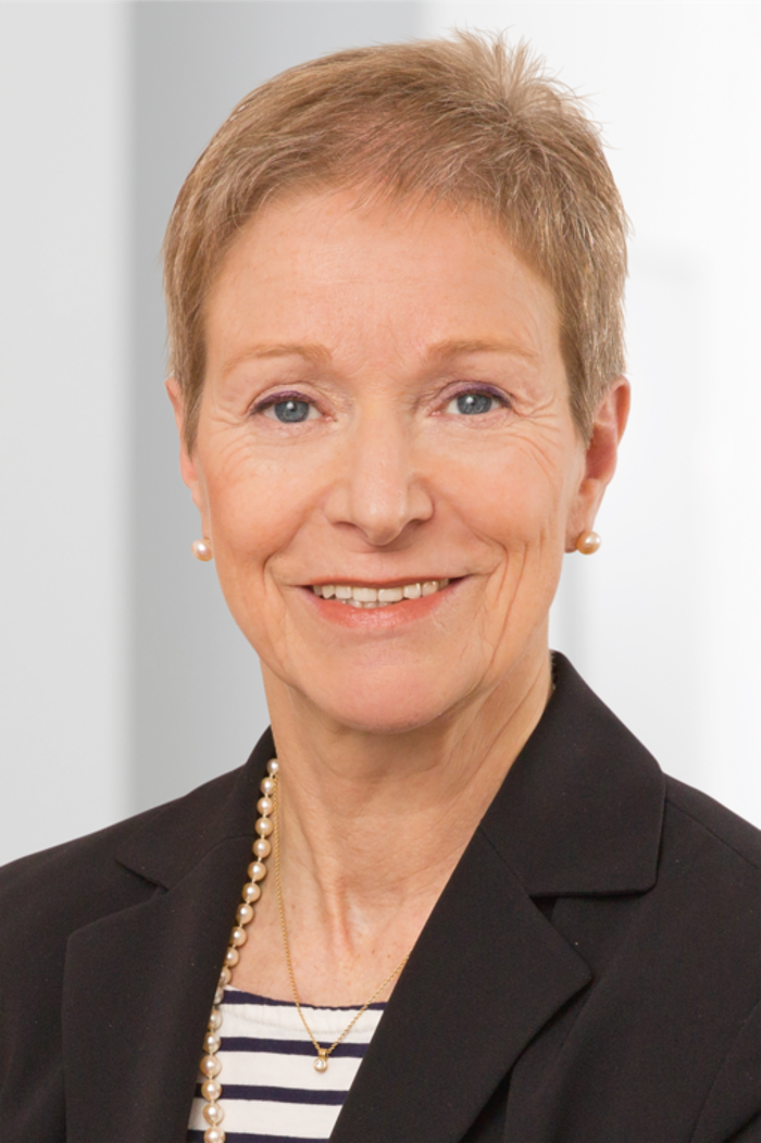 ERGO Versicherung / DKV Nickl & Halm, Luisenstraße in Siegburg