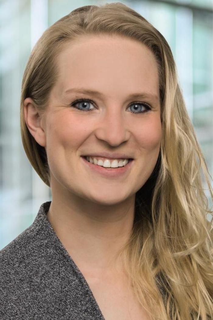 ERGO Versicherung Linda Tozzi, Hohler Straße in Gummersbach