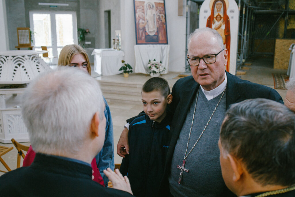 “I thought I would see depression in Ukraine, but I found love for life and hope here,” said US Cardinal Timothy Dolan_3