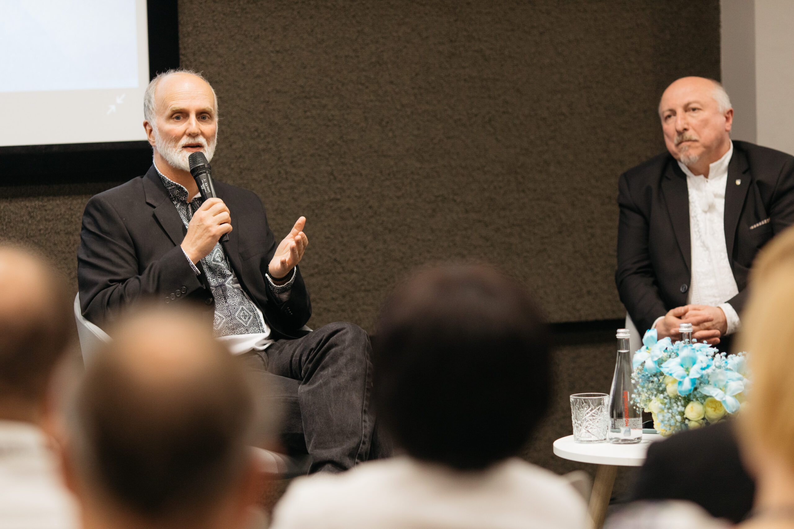 Владика Борис Ґудзяк та проректор УКУ, історик Олег Турій