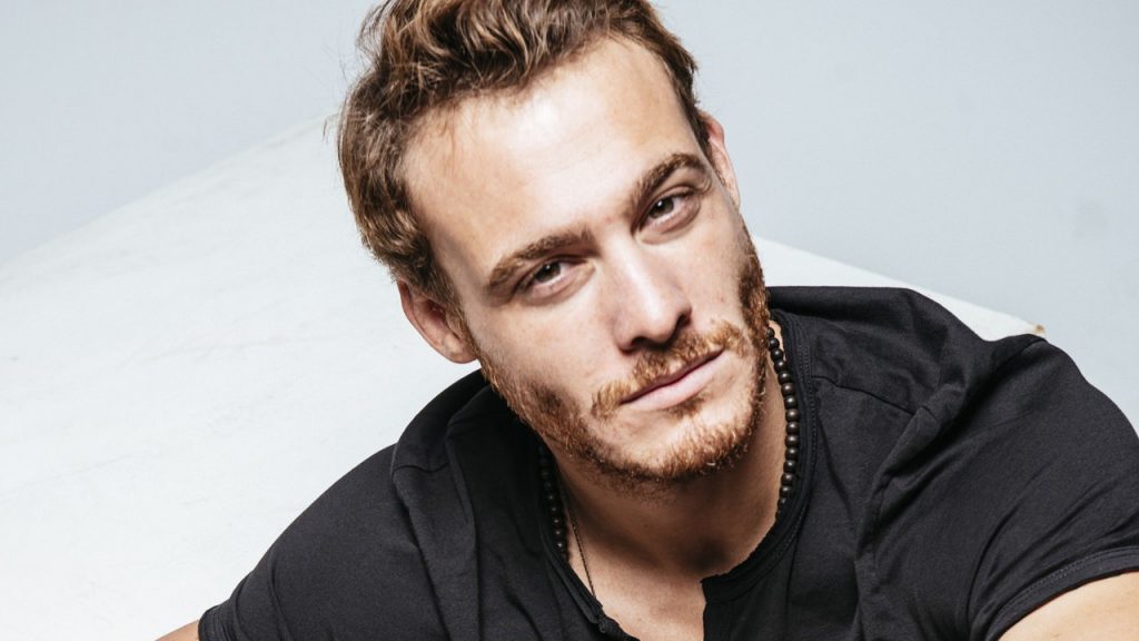Kerem Bürsin'den sinema filmi sürprizi