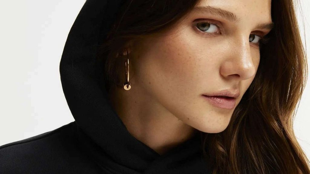 Alina Boz: "Kadın öğreticidir"