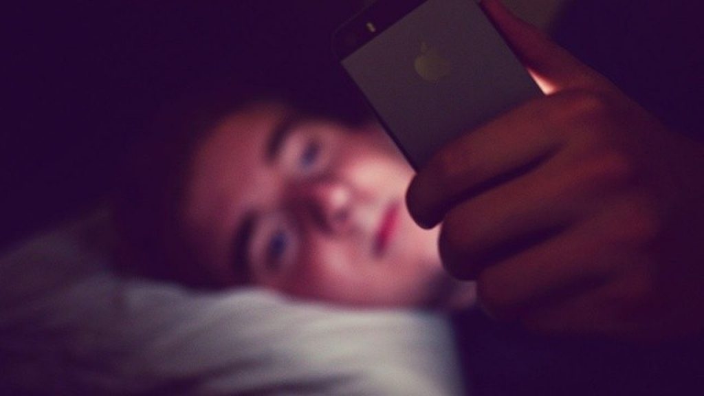 Akıllı telefon gece uykusunu bozuyor