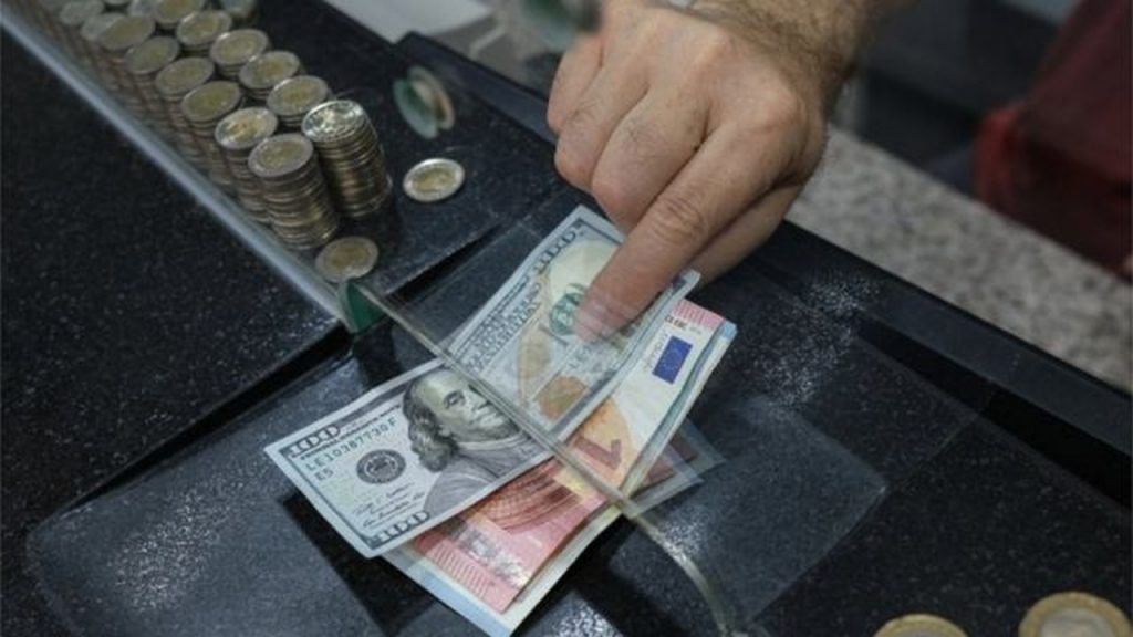 Dolar 14 TL’yi, Euro 16 TL’yi aştı