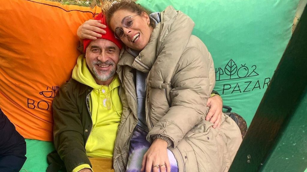 Doğa Rutkay ve Kerimcan Kamal'dan mutluluk pozu