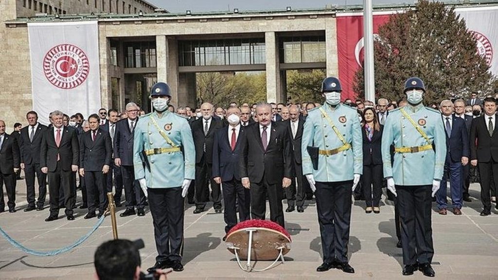 Türkiye Büyük Millet Meclis'i 102. yaşını kutluyor