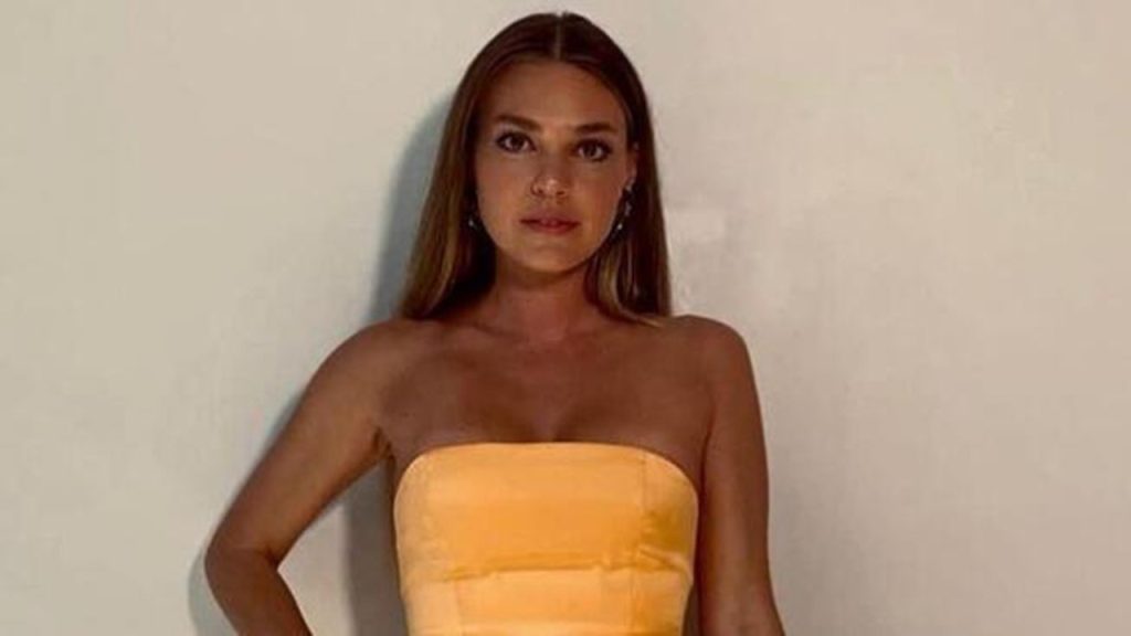 Aslı Enver bronz teniyle dikkat çekti