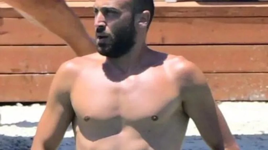 Cenk Tosun'un tatil keyfi sürüyor