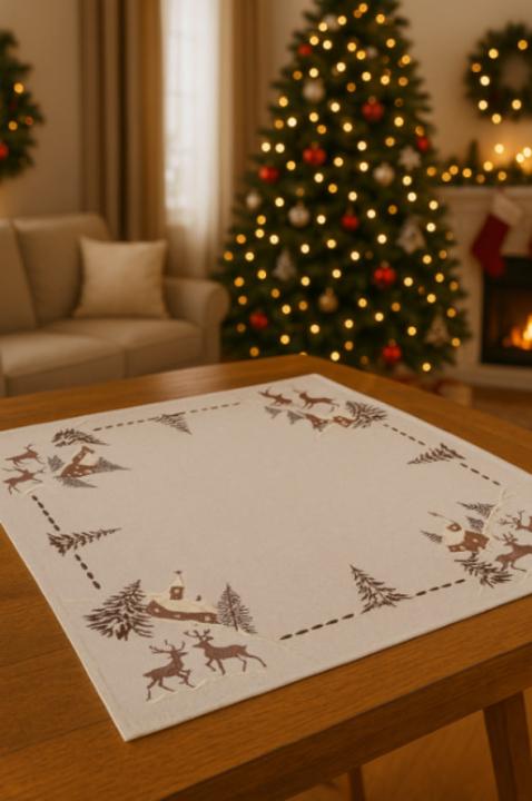 Серветка новорічна (Вишивка на бежевому олені, 85х85)