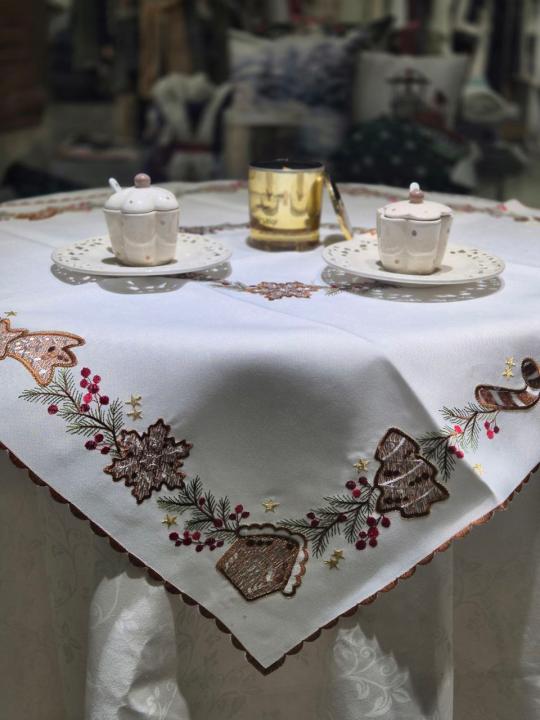Серветка новорічна (Вишивка на білому віночок, 85х85)