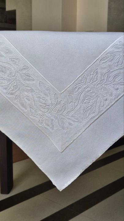 Скатертини квадратна з вишивкою (Гілочка біла, 85х85)