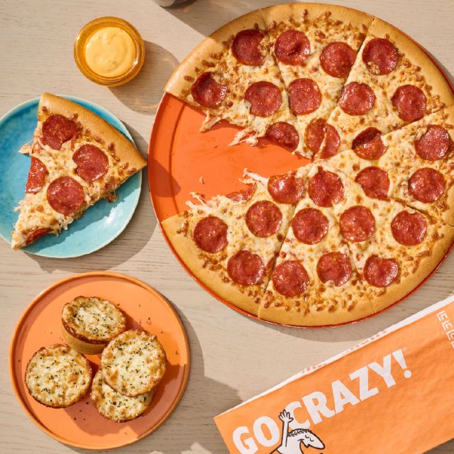 بيتزا وسط ب2 دينار discount at ليتل سيزرز بيتزا