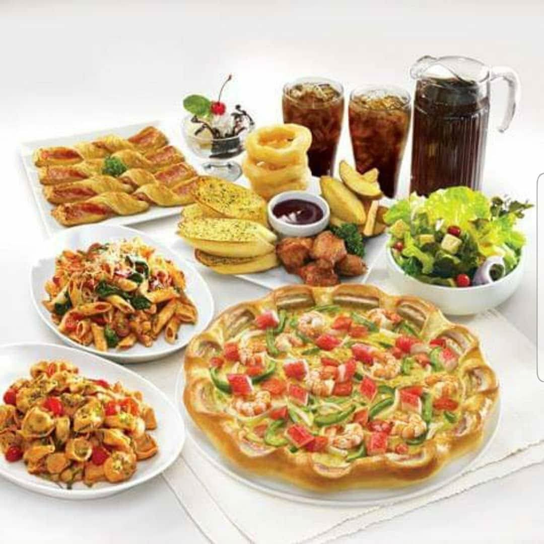 اشترِ واحدة، وخذ الثانية مجانًا! offer at ذا بيتزا كومباني