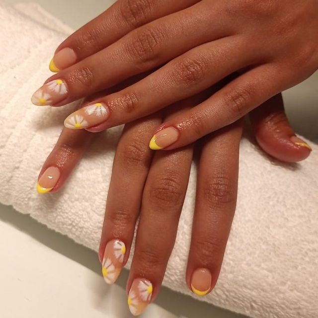 خصم ١٥٪ discount at صالون روتس