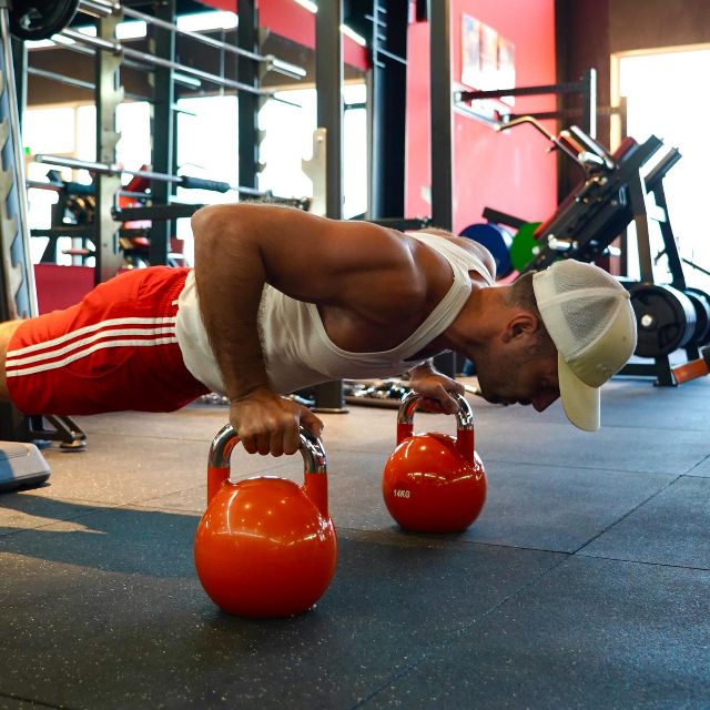 اشتري 1 واحصل على 1 مجانًا لصديق discount at بينكل فيتنس