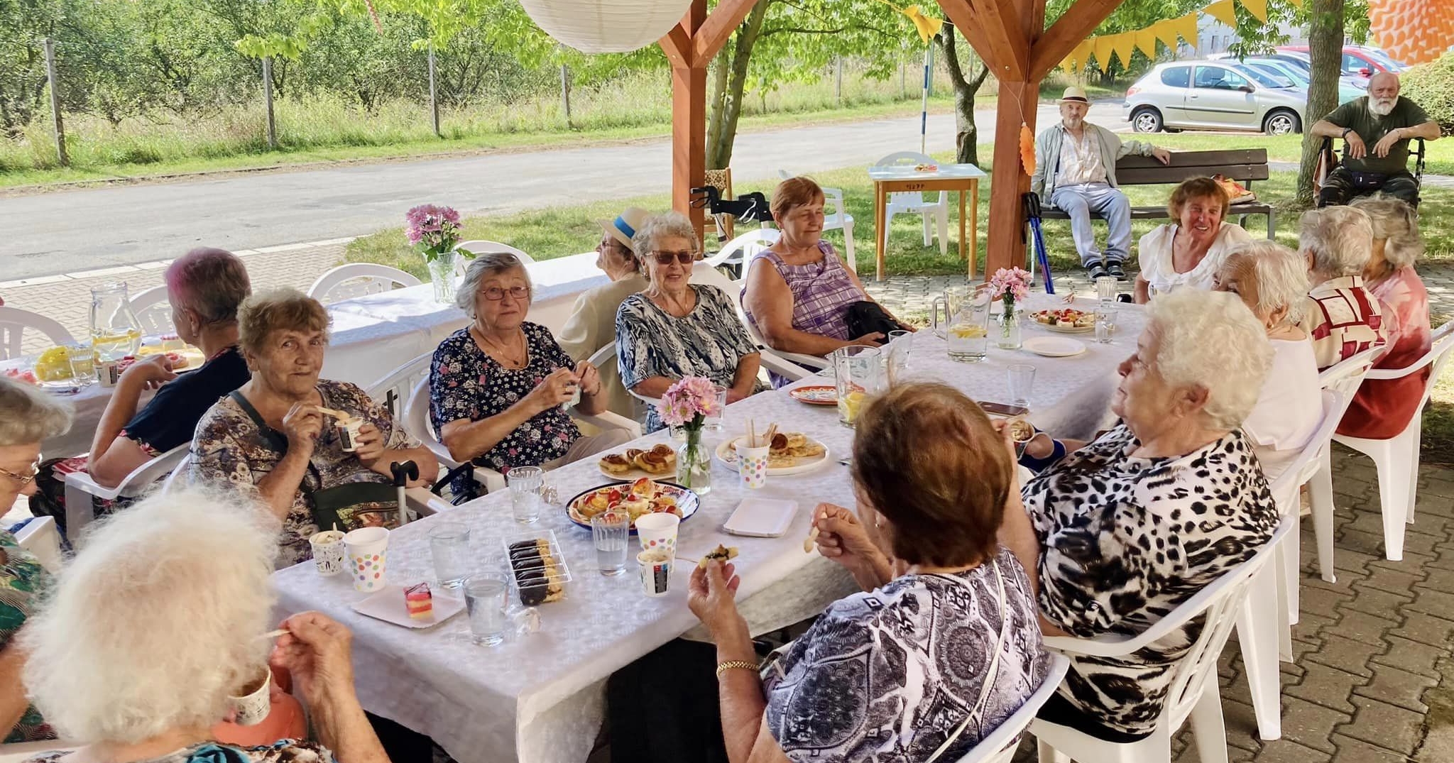 PŘINESME RADOST I KŘEHKÝM SENIORŮM