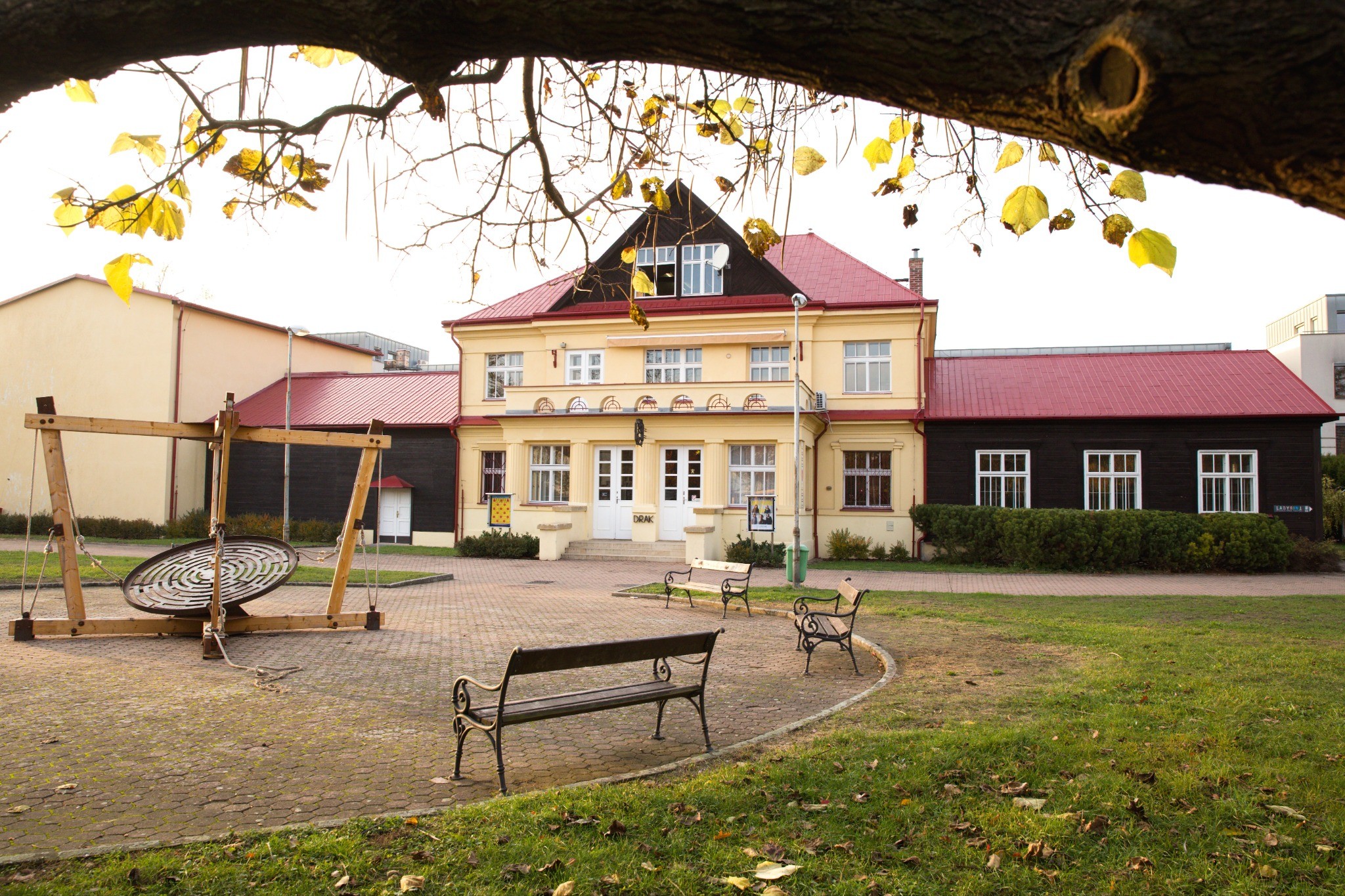 Podpořte Divadlo Drak