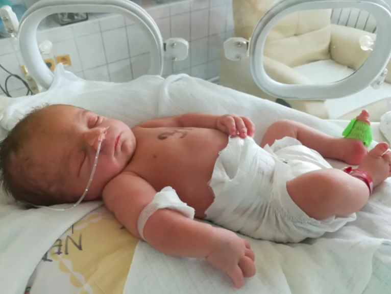 Pomozme šestileté Emičce usnadnit život se vzácným onemocněním