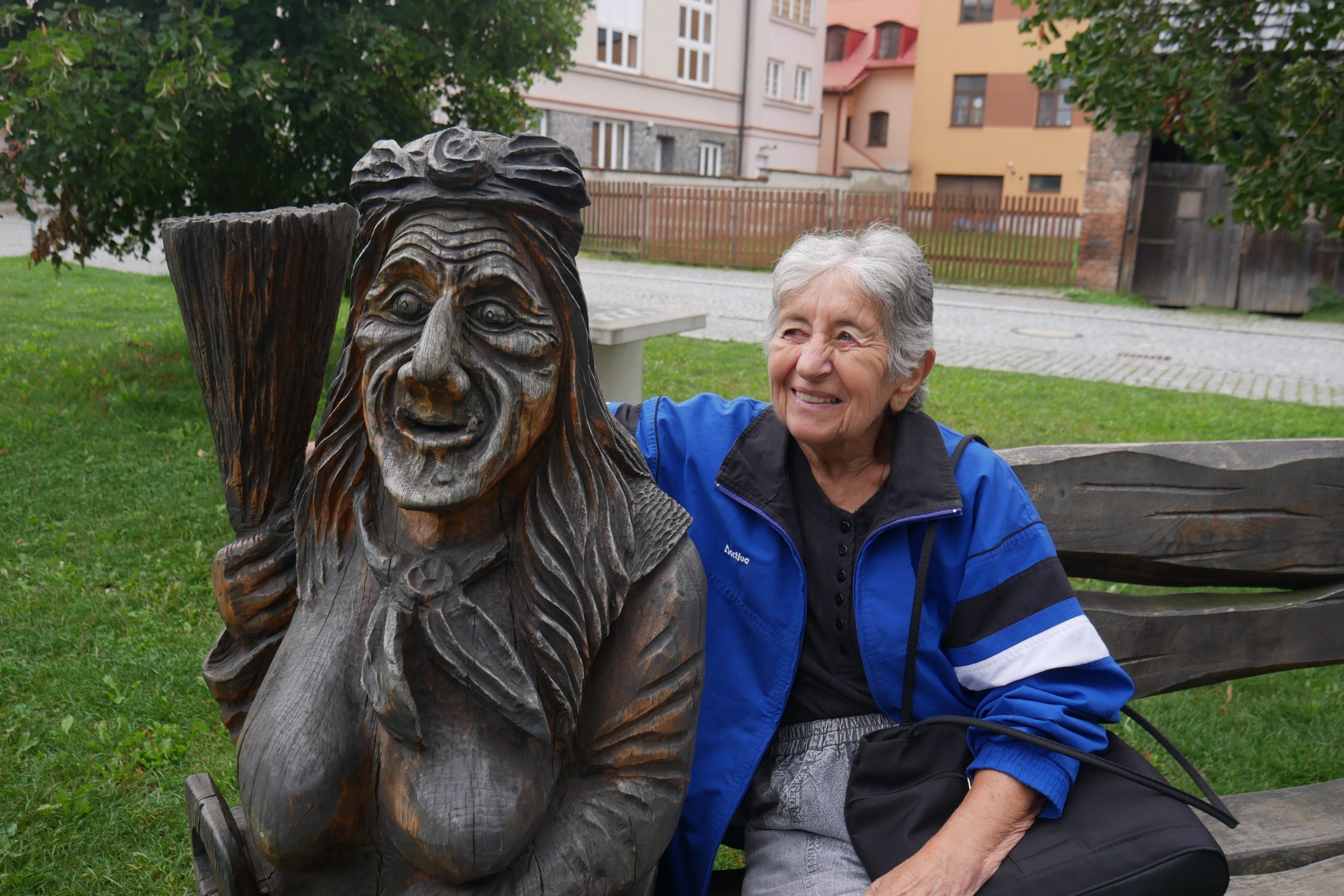 Pozvi babi na oběd!